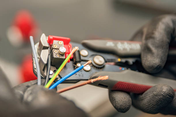Best Local Electrician Companies  in Bastrop, TX